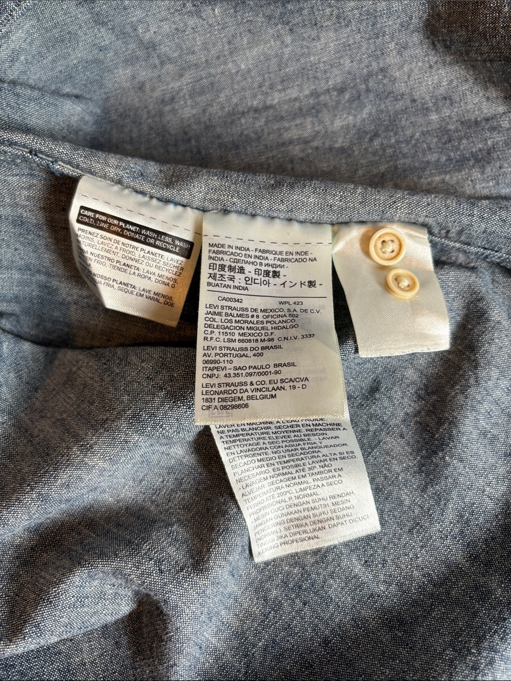 Levi's Men's Casual Button-Down Shirt in Denim Blue - Picture 6 of 7